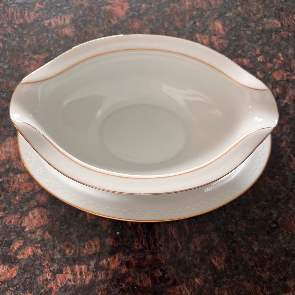Vintage Noritake Guenevere 6517 Gravy Boat with Attached Underplate